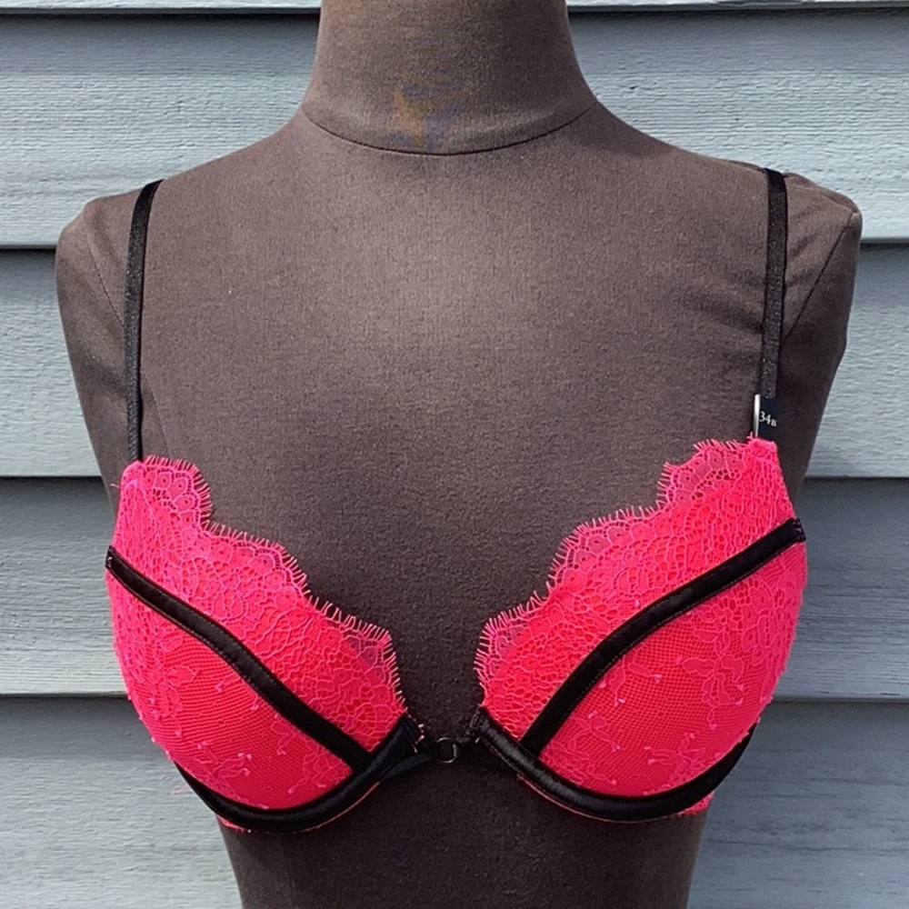 NWT Victoria’s Secret Very Sexy Push-up Pink/Black Pigeonnat Bra 34B